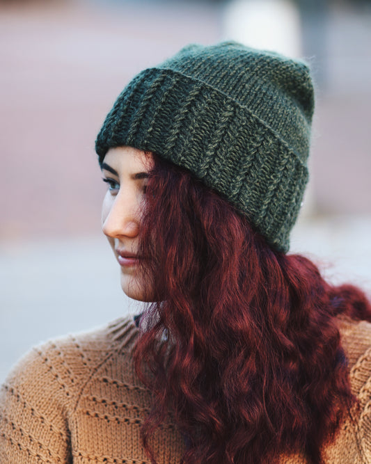 Metsä perhe - pipo, sukat, lapaset. Neuleohje