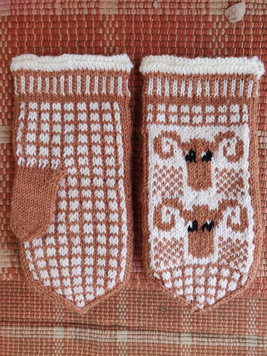 Pässinpää-kirjoneulelapaset, neuleohje