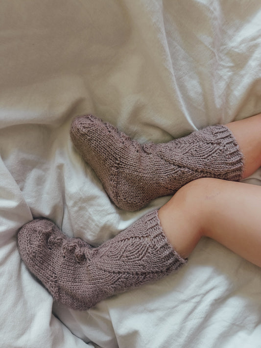 Pieni merenkulkija-sukat, neuleohje