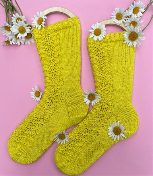 Pitkät Bella-villasukat, neuleohje