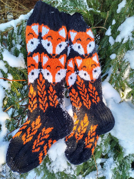 Repolaiset viljapellossa-kirjoneulesukat, neuleohje