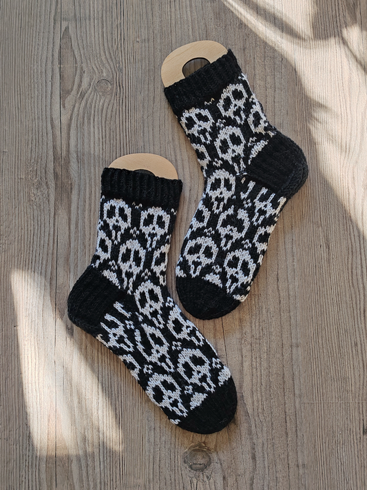 Stuart-kirjoneulesukat, neuleohje