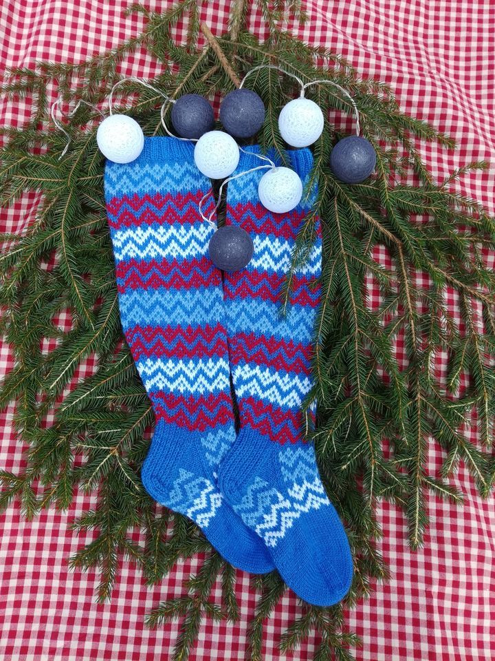 Talven taika-kirjoneulesukat, neuleohje