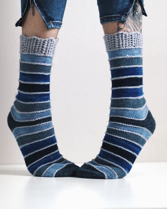 Tarinoita-sukat, neuleohje