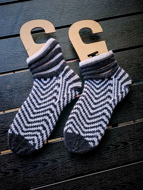 Vanamo-sukat, neuleohje