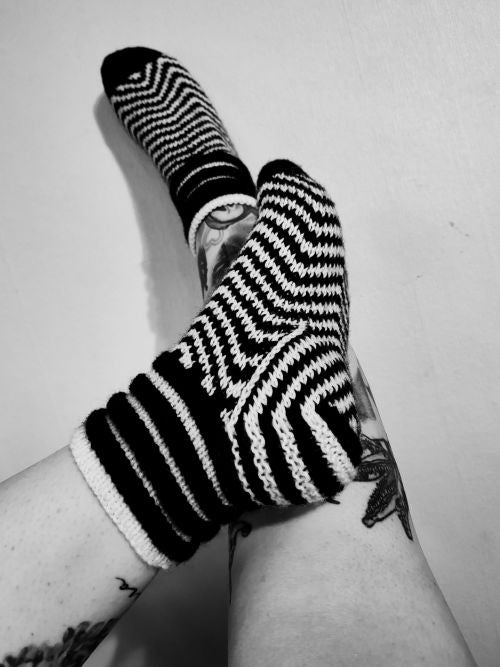 Vanamo-sukat, neuleohje