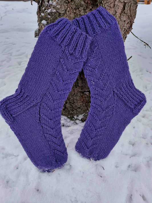 Miesten Eteenpäin-pintaneulesukat, neuleohje