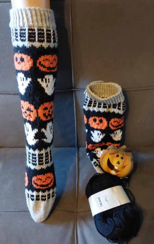 Halloween-sukat, neuleohje