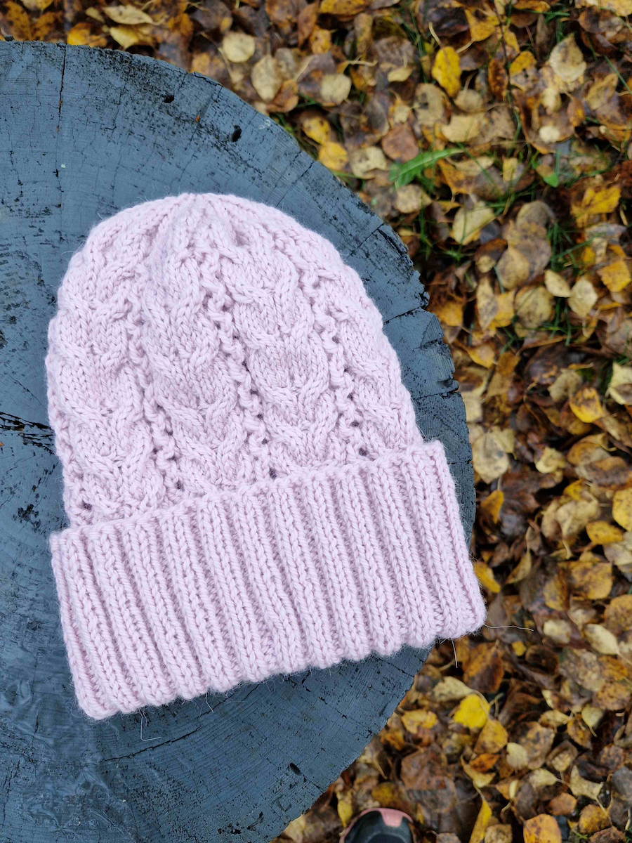 Hello Winter-palmikkopipo, neuleohje