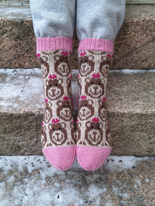 Nallekarhut-sukat, neuleohje