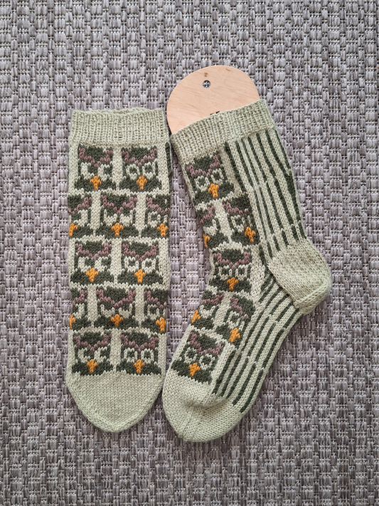 Ei pöllömmät-sukat, neuleohje