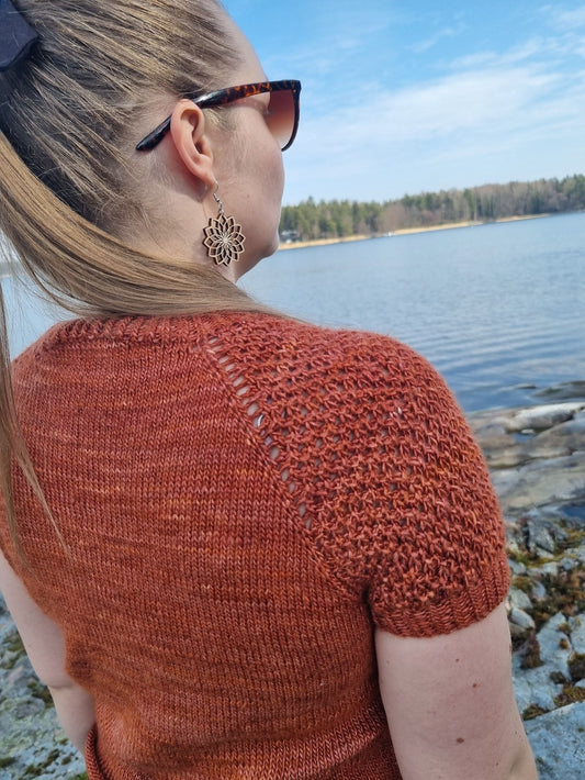 Lyhythihainen Marla Tee, neuleohje