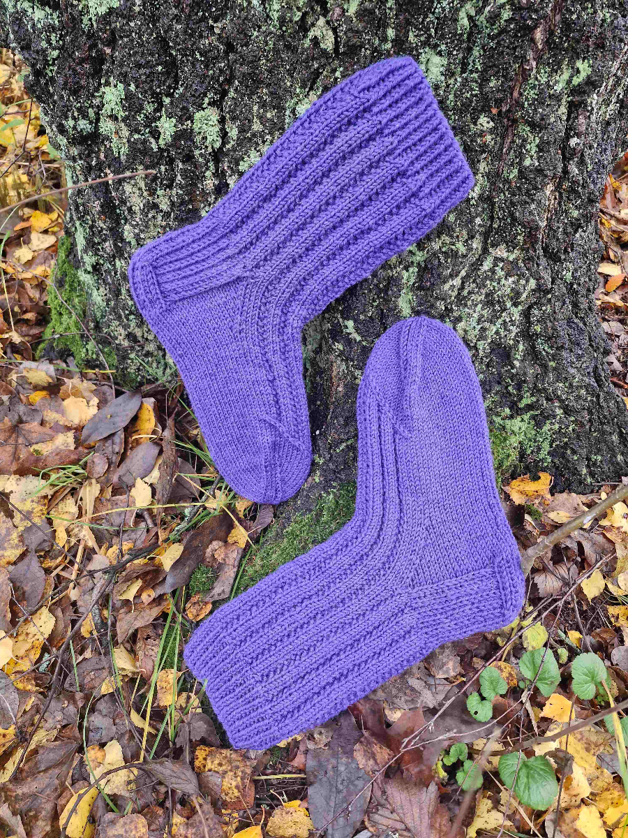 Mökkitie-villasukat, neuleohje