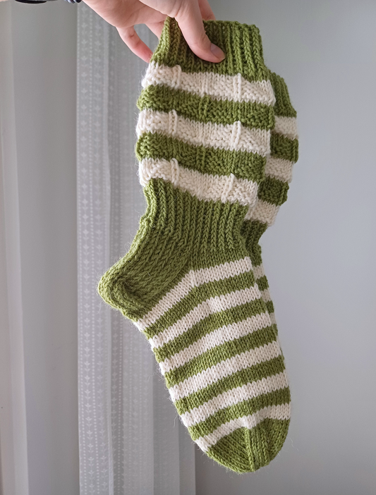 Pehmis-sukat, neuleohje