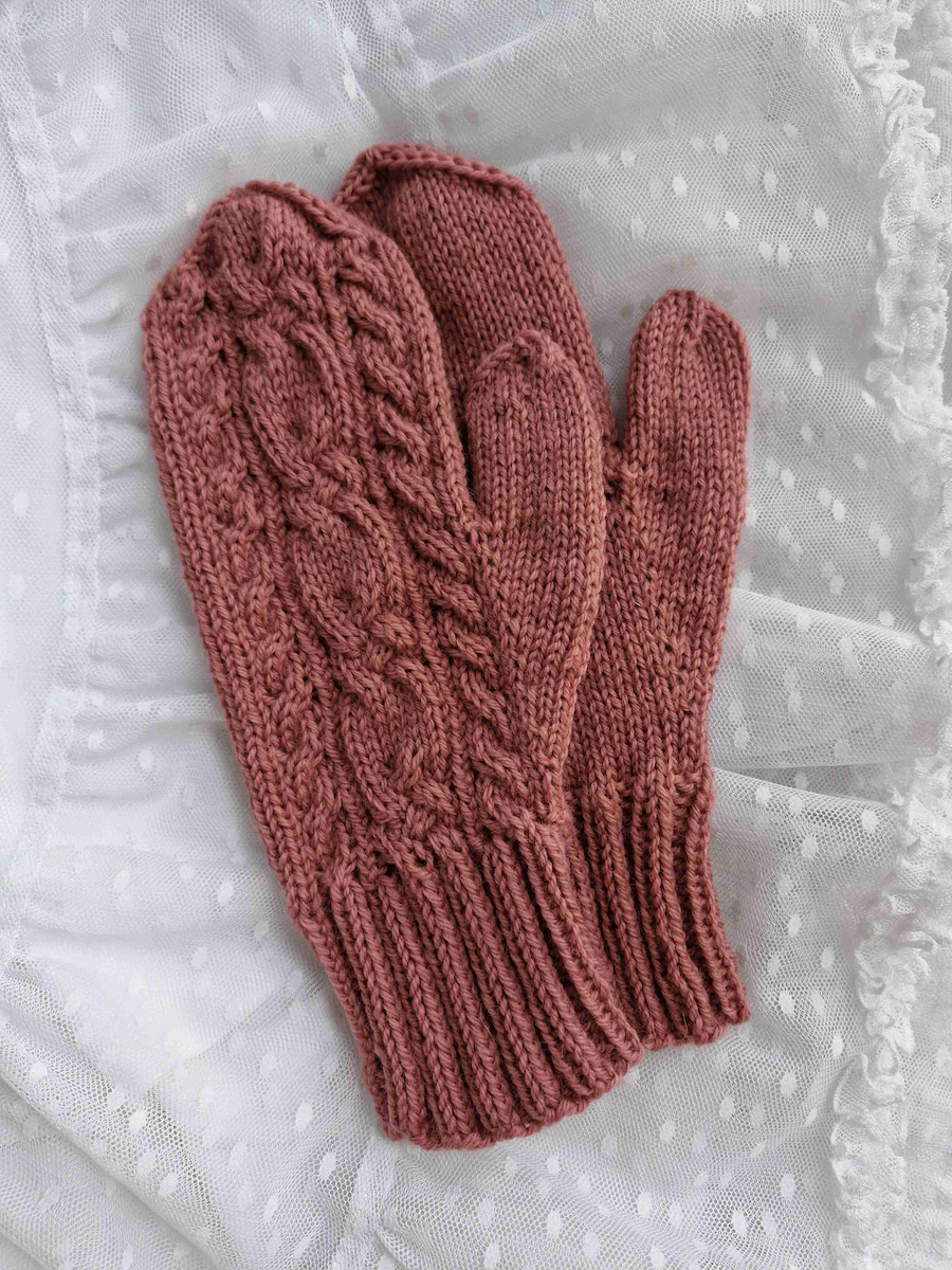 Ruusunnuppu-palmikkolapaset, neuleohje