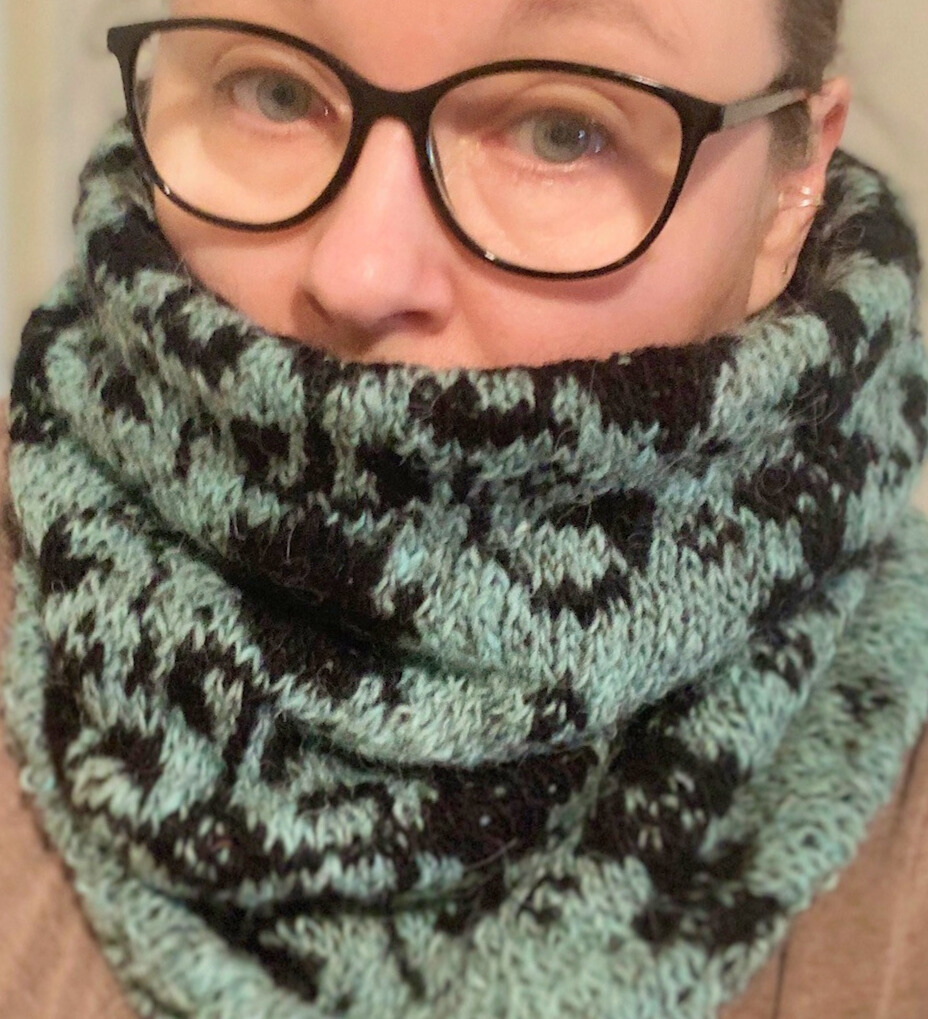 Toini-tuubihuivi, neuleohje