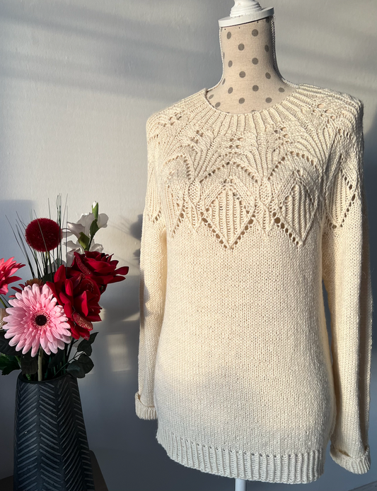 Valkeaa unelmaa-kaarrokeneule, neuleohje