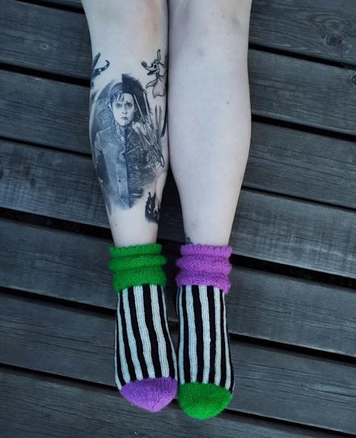 Beetlejuice-sukat, neuleohje