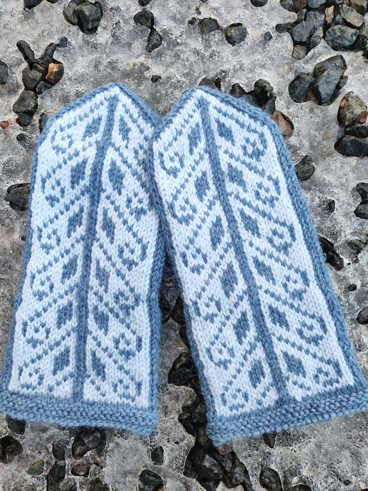 Halla-kirjoneulelapaset, neuleohje