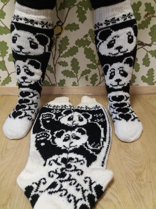 Hello Panda-kirjoneulesukat, neuleohje