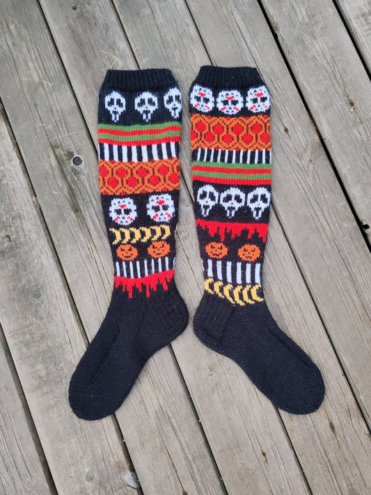 Horrorween-kirjoneulesukat, neuleohje