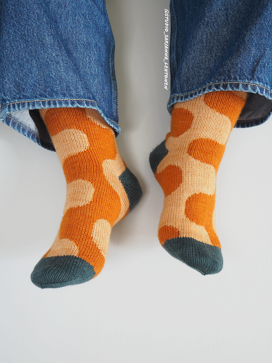 Joy-sukat, neuleohje