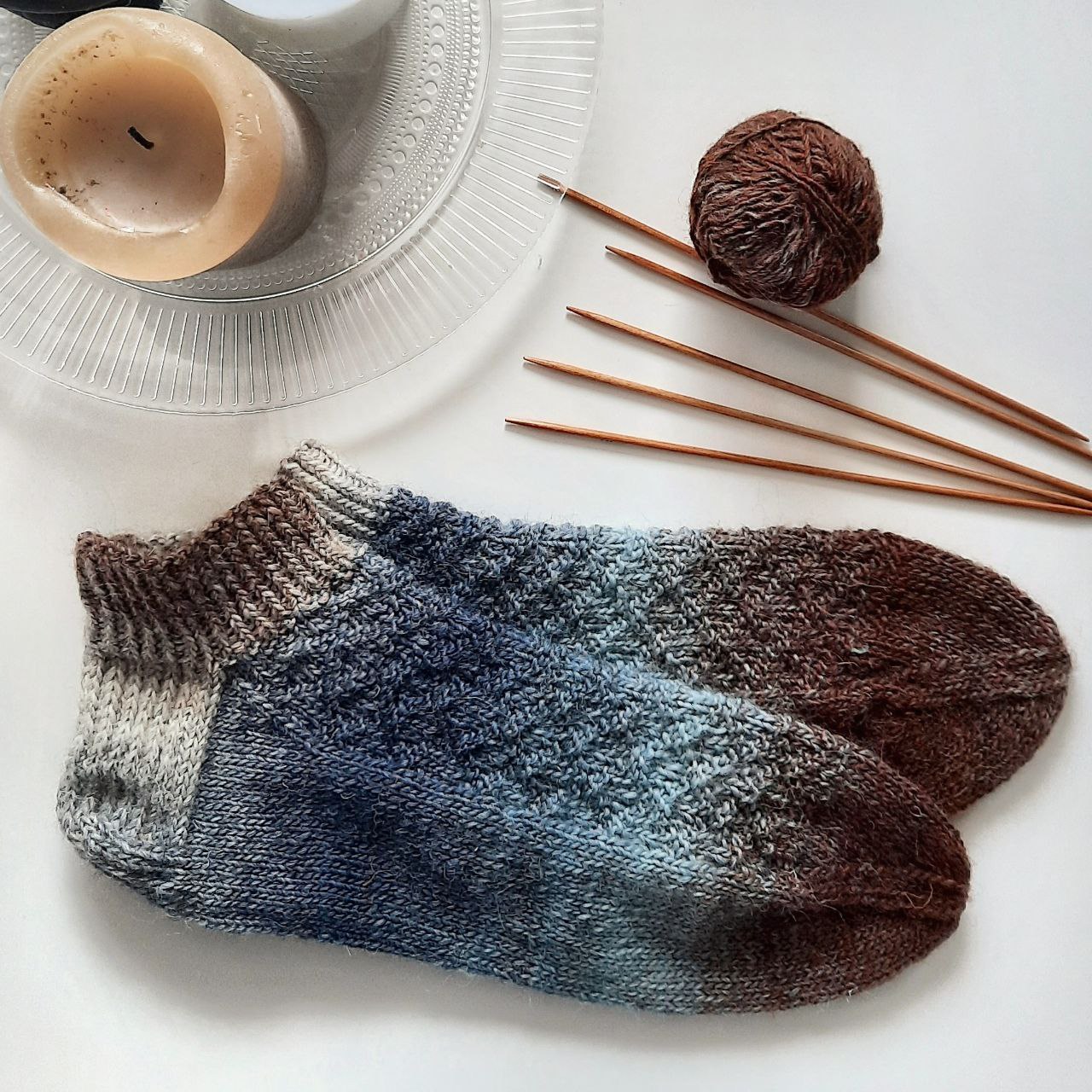 Kosken kuohu-sukat, neuleohje