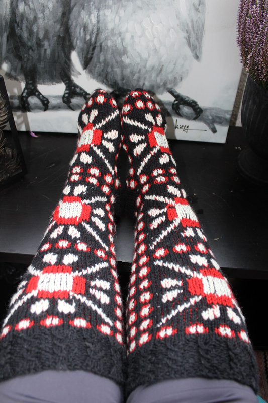 Martta-kirjoneulesukat, neuleohje