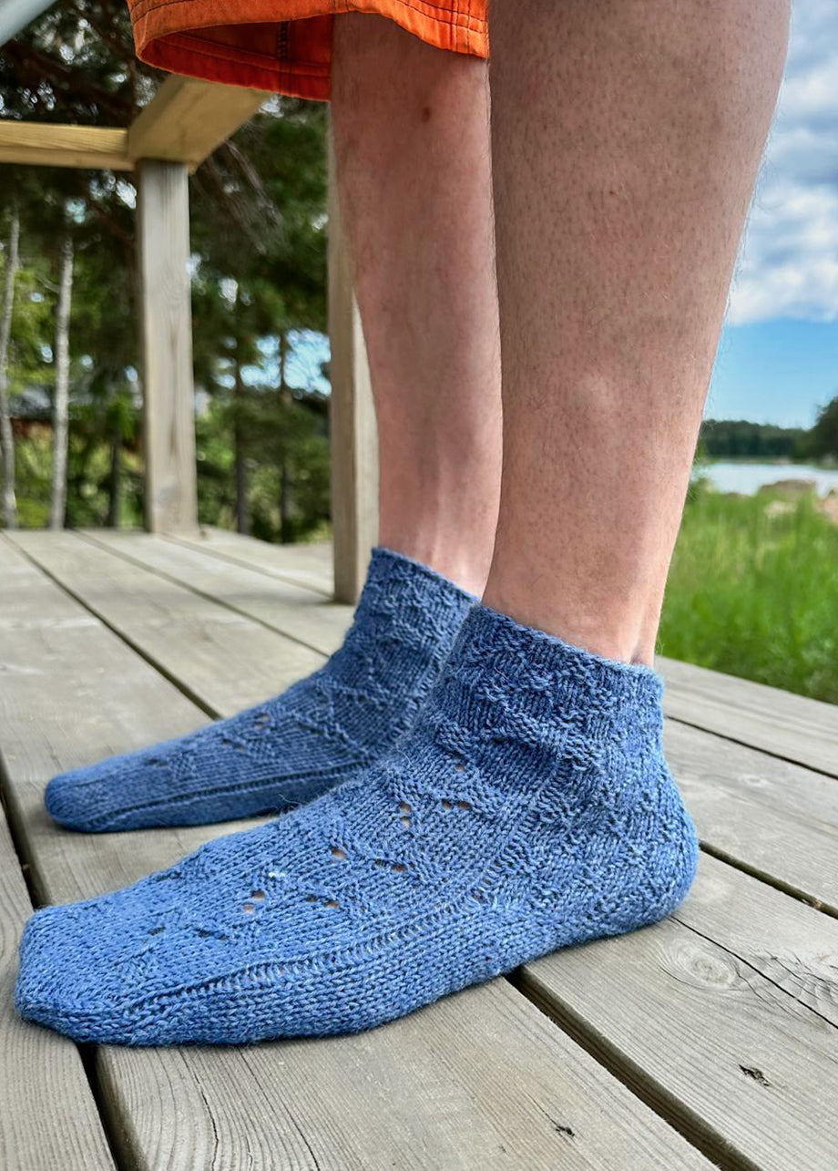 Mustikkapolku-sukat, neuleohje