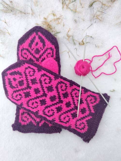 Poirot-kirjoneulelapaset, neuleohje