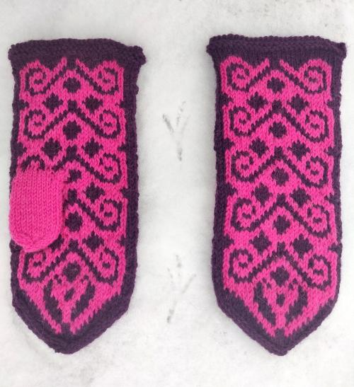 Poirot-kirjoneulelapaset, neuleohje