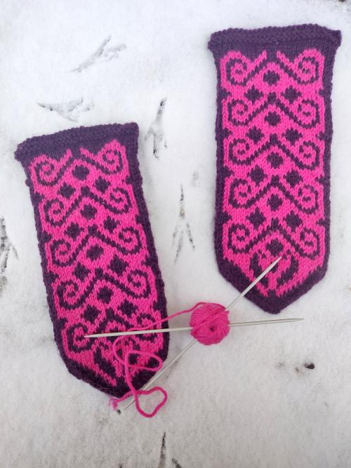 Poirot-kirjoneulelapaset, neuleohje