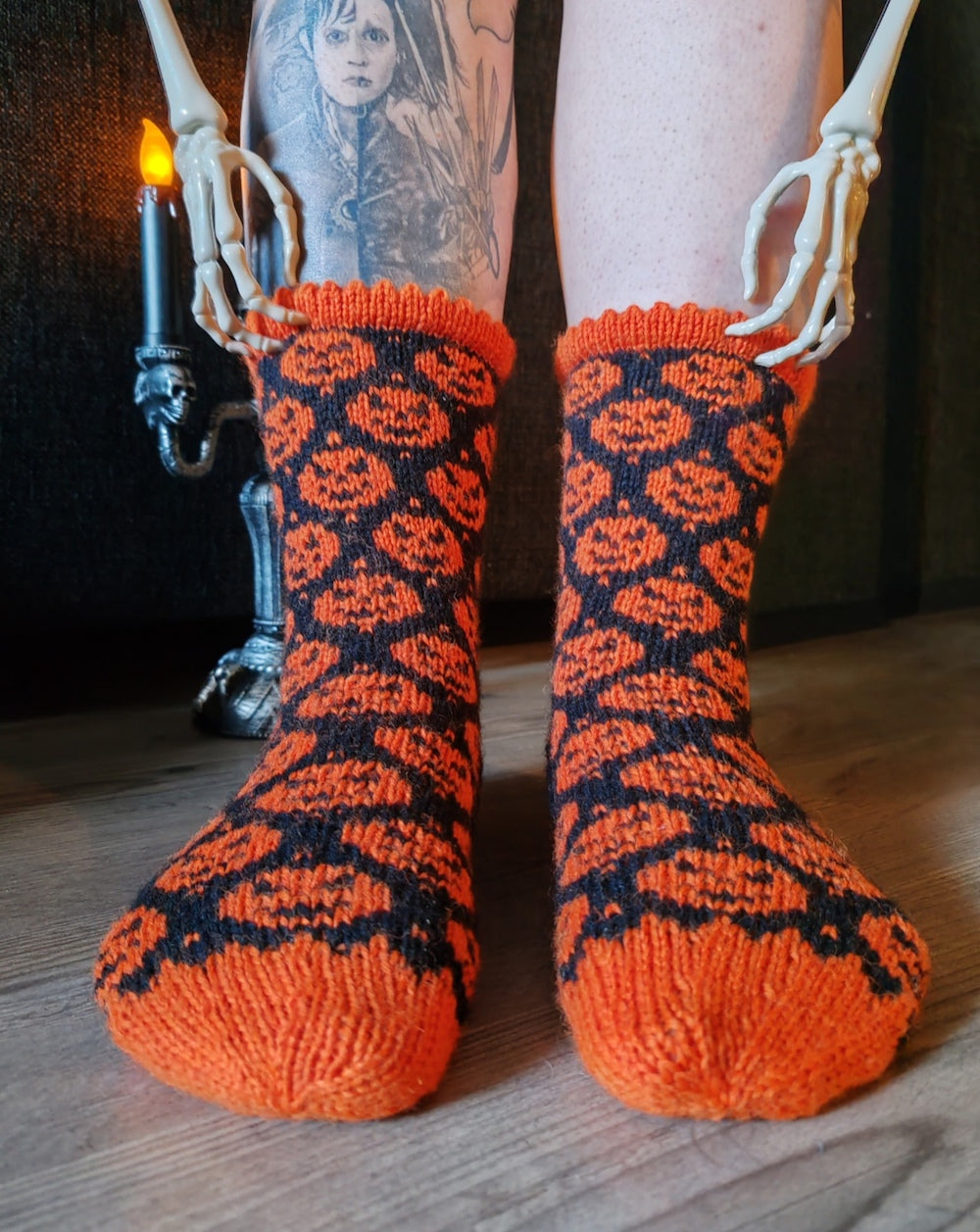 Pumpkin’s scream-sukat, neuleohje