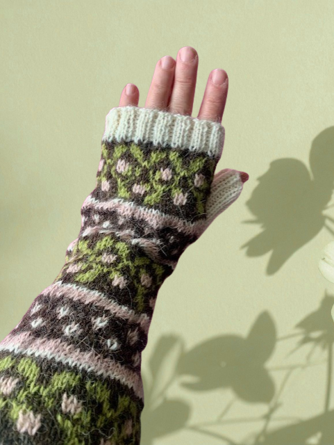 Ruusunnuppu-kämmekkäät, neuleohje