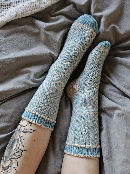 Sikinsokin-villasukat, neuleohje