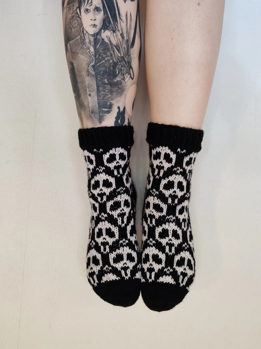 Stuart-kirjoneulesukat, neuleohje