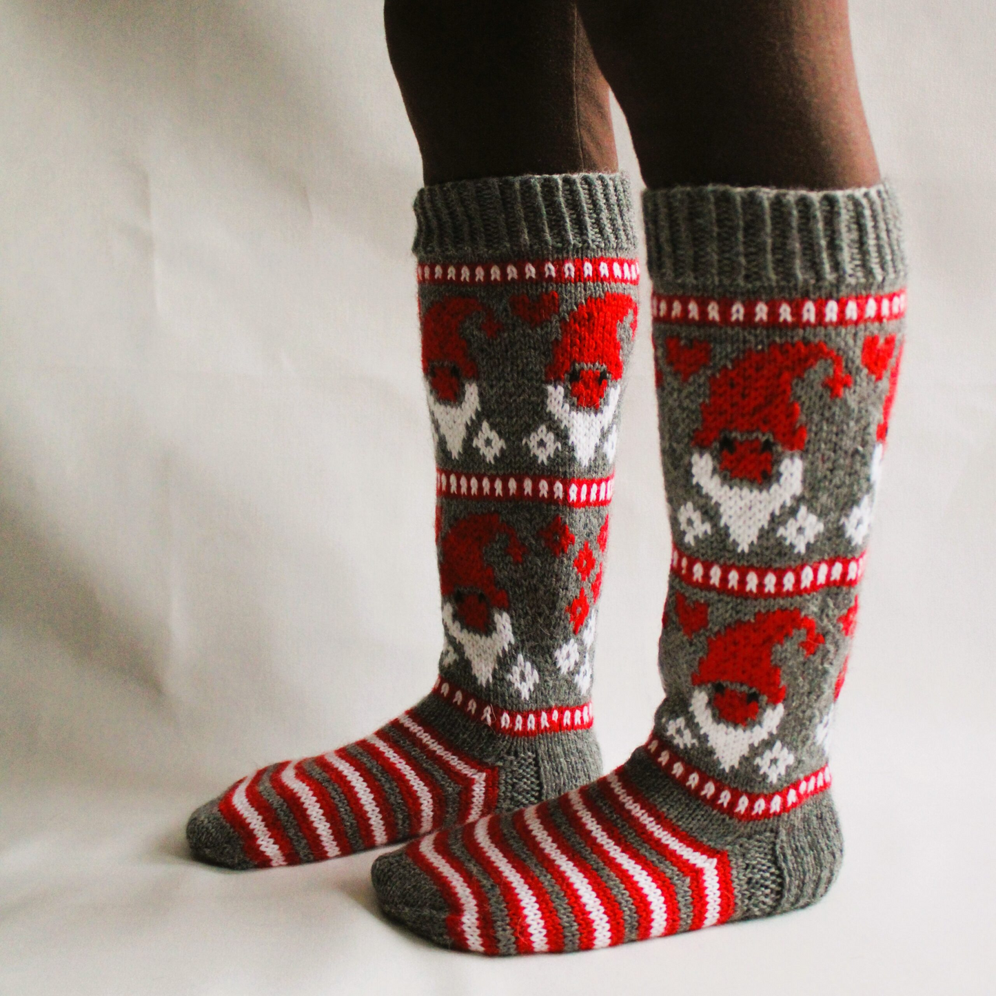 Tonttu-ukko-villasukat, neuleohje