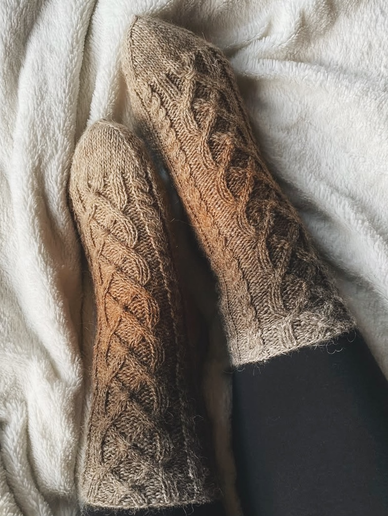 Turron-sukat, neuleohje