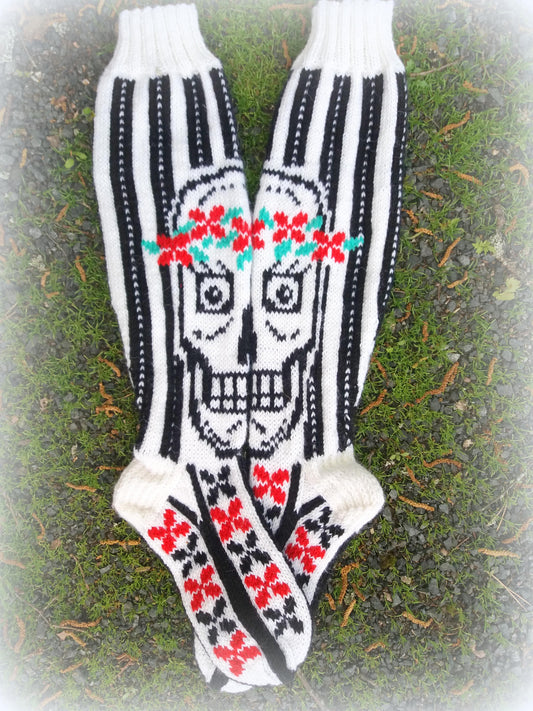 Yhdessä hautaan saakka-kirjoneulesukat, neuleohje